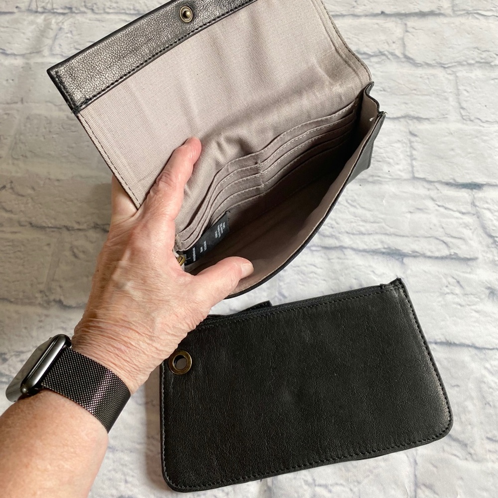 DAY & MOOD ANTHROPOLOGIE 2 in 1 WRISTLET & WALLET - Picture 2 of 5